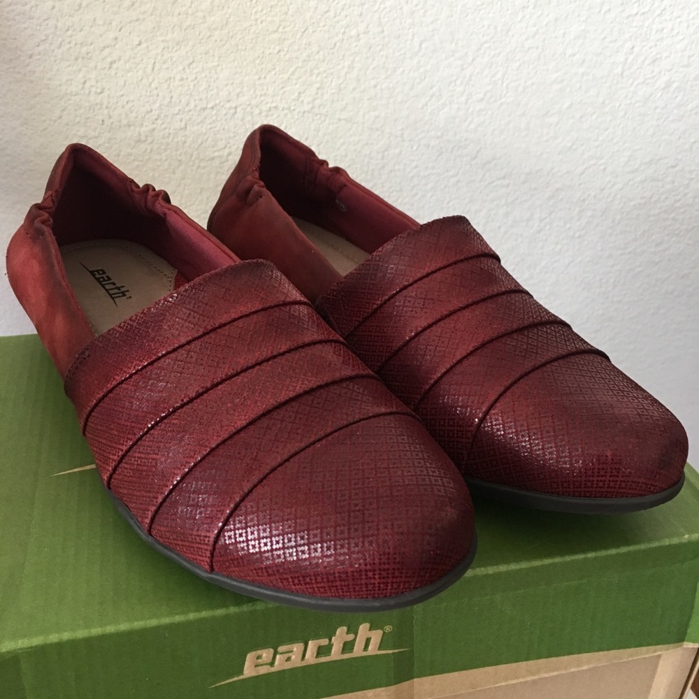 Earth Marsala Loafers